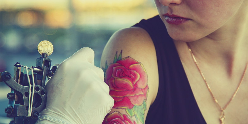 乳がんサバイバーがタトゥーで自分の身体を取り戻す