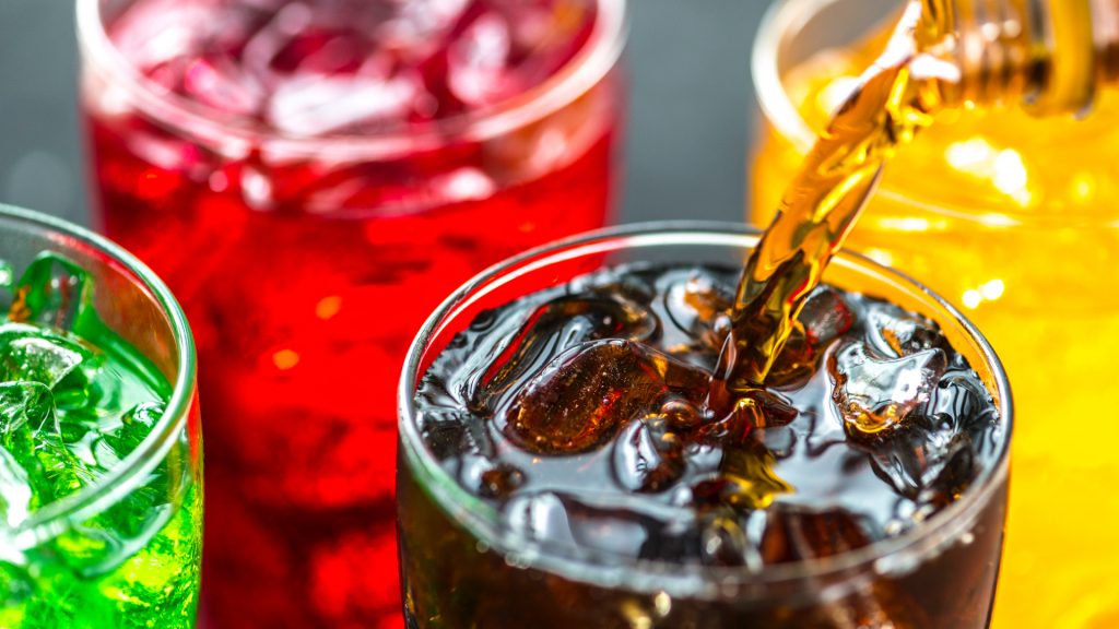 Harvard researchers say soda and sports drinks...