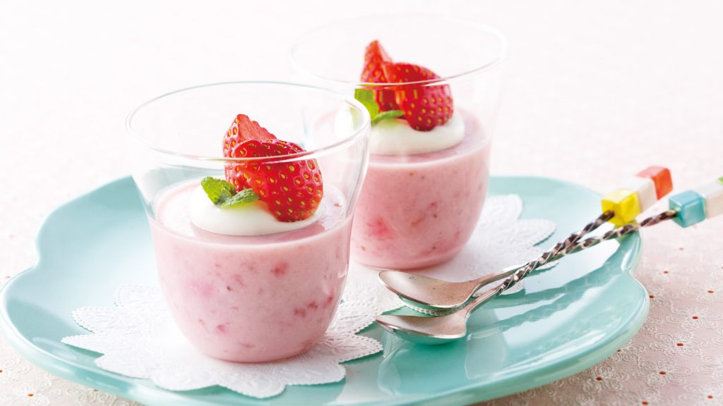 Delicious Western Food with Spring Ingredients “Strawberry Tofu Dessert”